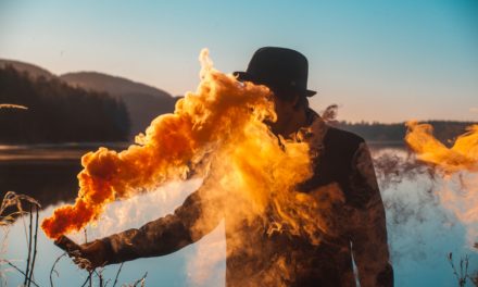 Nuages et poussières dans la bataille créative